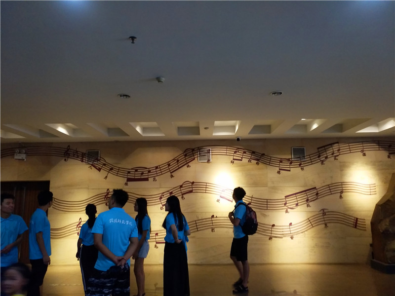 2018082316155343.jpg 【暑期社会实践专题】永利集团官网开展“音为有你·红色随行”红歌文化调研活动