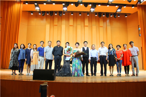 2016061208542812.jpg 永利集团官网青年教师冯志东个人独唱音乐会亮相音乐厅